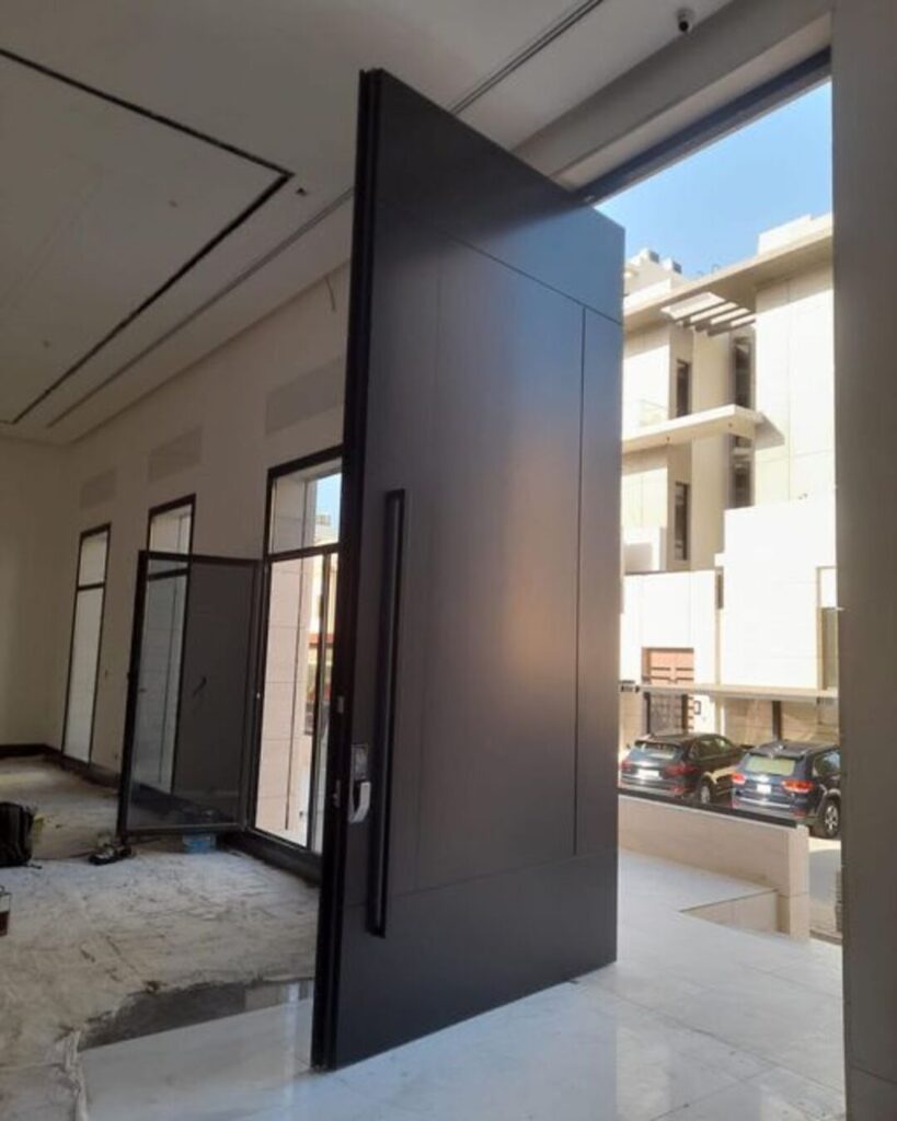 ابواب محورية Pivot Doors  